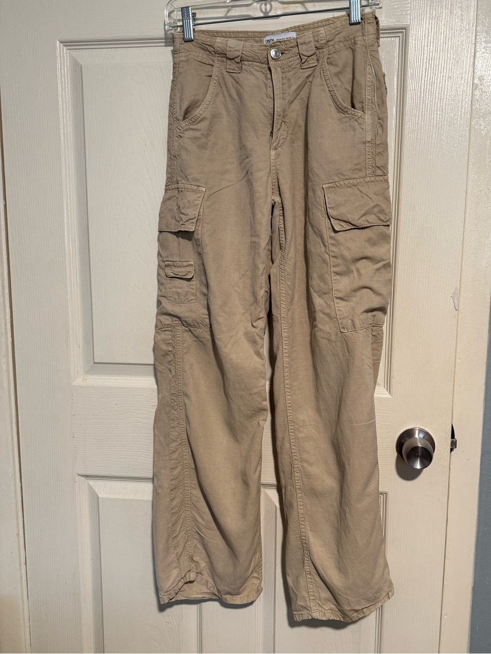 Zara women’s  Cargo Pants in Light Tan Utility Style size 0